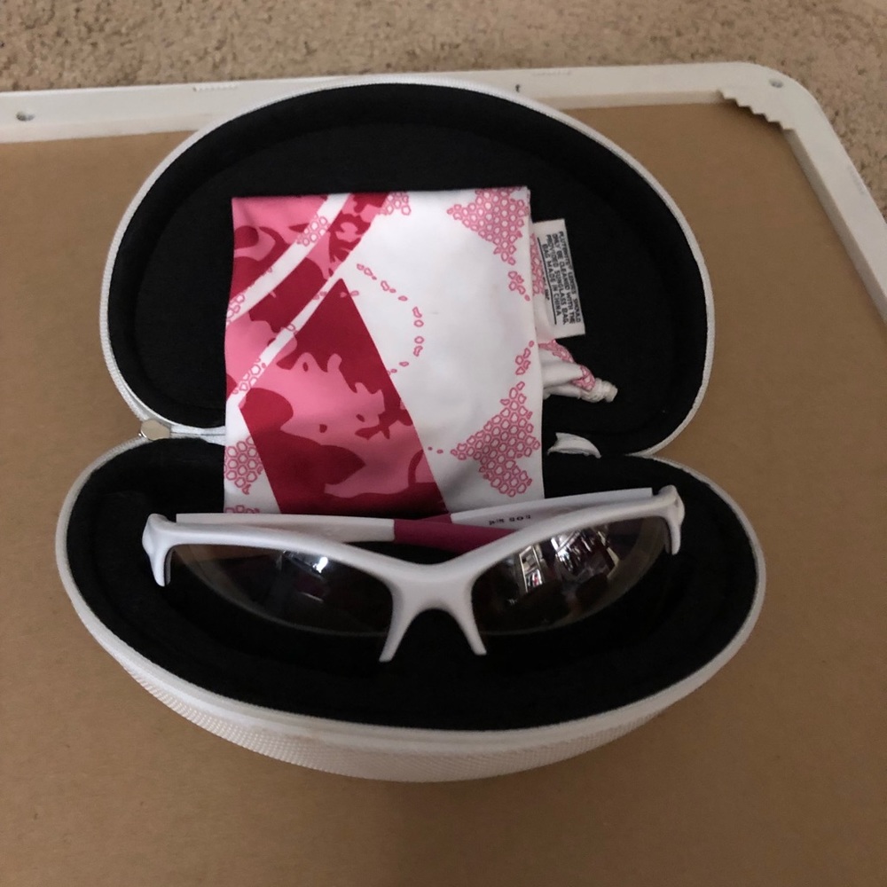 Oakley Commit breast cancer sun glasses